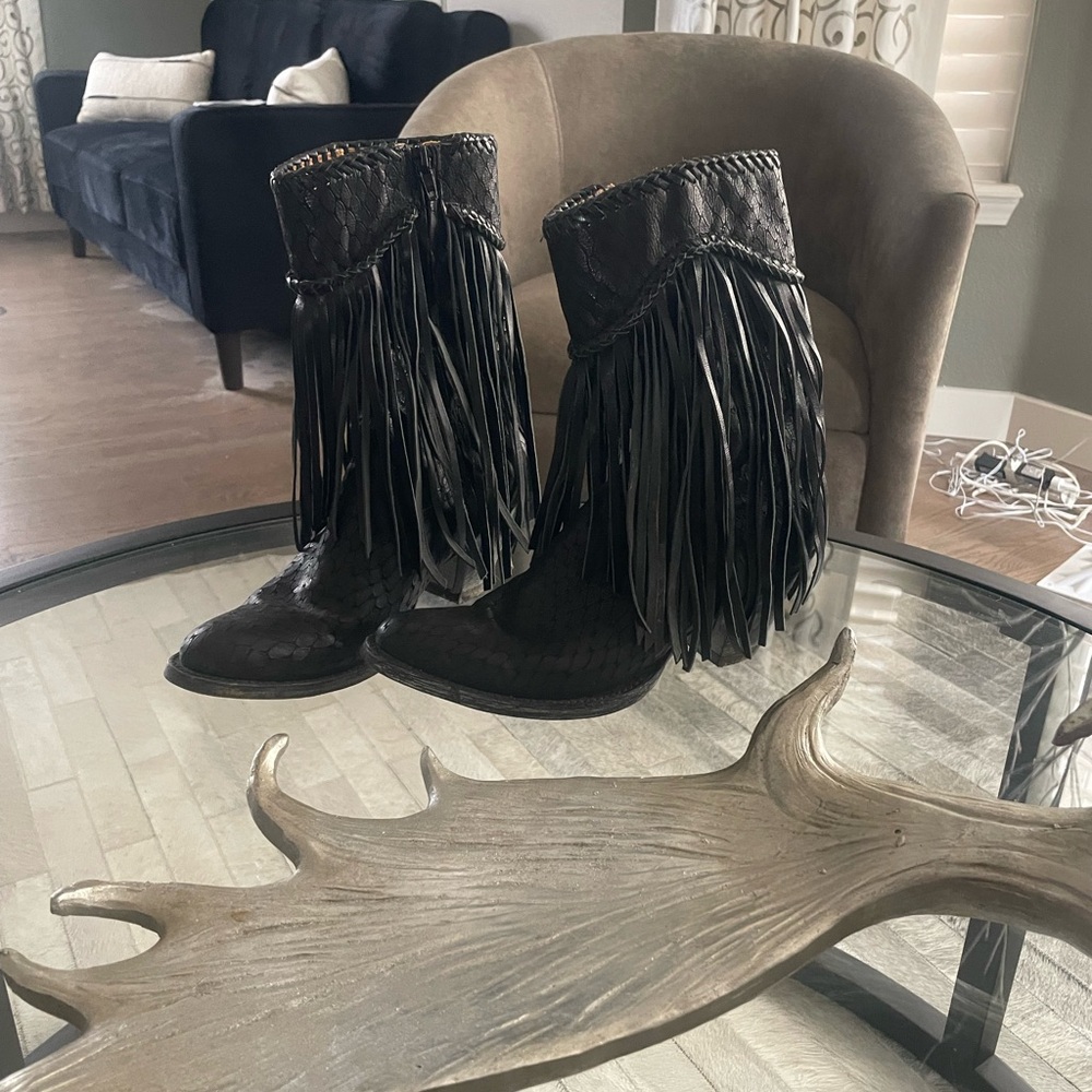 Old Gringo Dark Leather Fringe Decor